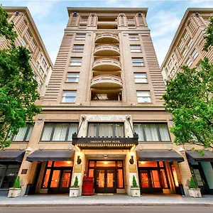 Embassy By Hilton Downtown Портленд